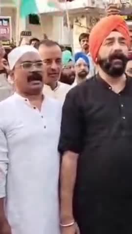 कानपुर: संत नगर चौराहे पर सिख वेलफेयर सोसाइटी राष्ट्रगान का किया आयोजन भारत माता जय के नारे लगाए#operationsindoor