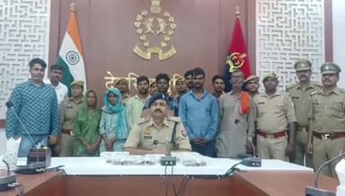 बरहज: मुसैला चौराहे के पास से पुलिस ने 2 महिलाओं समेत 8 शातिर चोरों को किया गिरफ्तार