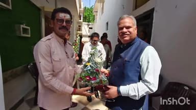 जगदलपुर: मैत्री संघ स्थित महापौर संजय पांडे के निवास पर भाजपा के क्षेत्रीय संगठन मंत्री सहित अन्य दिग्गज नेता पहुंचे