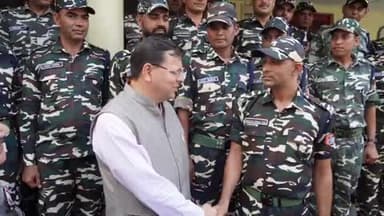 पूर्णागिरि: चम्पावत: मुख्यमंत्री धामी ने गड्डा चौकी बॉर्डर पोस्ट पर एस.एस.बी. अधिकारियों व जवानों से भेंट की, लिया सीमा सुरक्षा का जायजा