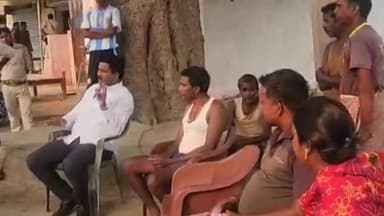 नामकुम रुडूंग कोचा जंगल में दिखा शेर विधायक राजेश कच्छप ने कहा जल्द रेस्क्यू कर ग्रामीणों को सुरक्षा प्रदान करें !