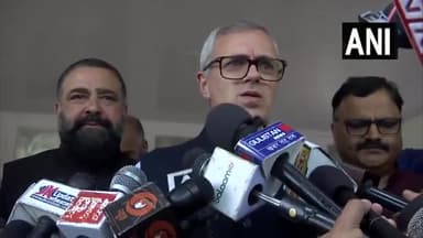 पुंछ: जम्मू कश्मीर के मुख्यमंत्री उमर अब्दुल्ला ने कहा, "एक तरह से जम्मू कश्मीर में 3-4 दिनों तक जंग का ही माहौल बना था।