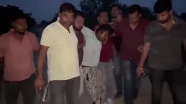 इकौना: अंधरपुरवा पुल से बालिका से दुष्कर्म के आरोपी को गिरफ्तार, तमंचा और कारतूस ईरिक्शा से बरामद, SP ने दी जानकारी