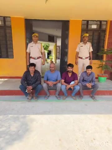 धौलपुर: सदर थाना इलाके से सरकारी जमीन से मिट्टी चोरी के आरोप में 4 लोगों को किया गया गिरफ्तार