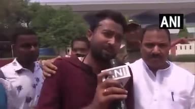 Bihar: शहीद पिता Mohammad Imtiaz का पार्थिव शरीर देख फूट-फूटकर रोया बेटा बोला- हमे अपने पिता पर गर्व

#जयहिंद