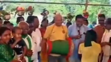 कलियासोल: खड़ापाथर में सामाजिक-सांस्कृतिक आयोजन के लिए बाउंड्री वाल, स्टेज और चेंजिंग रूम का उद्घाटन