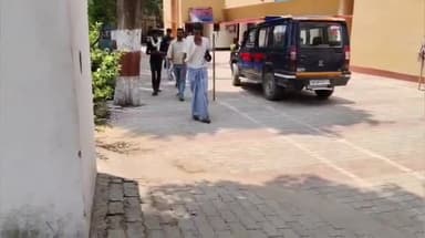 इकौना: पुरुषोत्तमपुर में बच्चों के विवाद में विपक्षी पर फायरिंग का आरोप, पीड़ित जख्मी, पुलिस को दी तहरीर