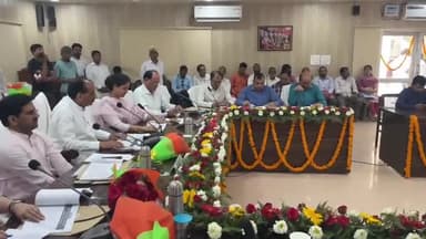 अमरोहा: अमरोहा के विकास पर फोकस: सांसद चौधरी कंवर सिंह तंवर ने गांधी सभागार में दिशा की बैठक में दी बड़ी सौगातों की झलक