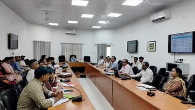 बड़गांव: कलेक्ट्रेट स्थित सभागार में हुई जिला कृषि विकास समिति की समीक्षा बैठक, योजनाओं की प्रगति और आगामी योजनाओं पर चर्चा