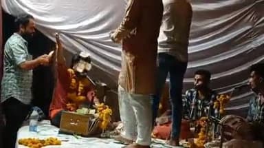 बाबई: माखन नगर के ग्राम आरी में खेड़ापतिमाता मंदिर पर भजन आयोजन