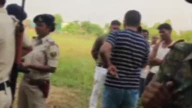 आरा: देवघर मोती टोला में संपत्ति के विवाद में पुत्र ने पिता का गला काटकर की हत्या, सदर अस्पताल में हुआ पोस्टमार्टम