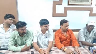 कोल: महाजन होटल में शिक्षक संघ संगठन द्वारा की गई प्रेस वार्ता, बेसिक शिक्षा अधिकारी कार्यालय पर भ्रष्टाचार का लगाया आरोप