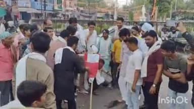 श्योपुर: युवा कांग्रेस ने मंत्री विजय शाह के पुतले को जलाया, कोतवाली टीआई को सौंपा ज्ञापन