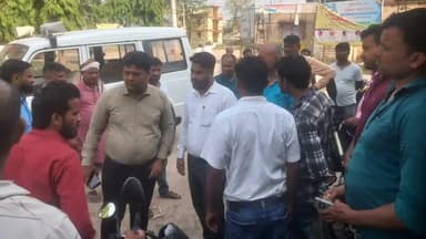 बेतिया: अंचलाधिकारी ने दलालों के खिलाफ कार्रवाई के निर्देश दिए, अंचल कार्यालय में बिना काम के मिलने पर एफआईआर दर्ज करने को कहा