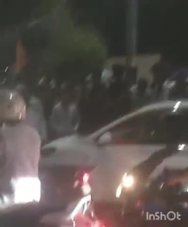 चितरंगी: चितरंगी मुख्य बाजार में कार चालक और बाइक चालक के बीच हुई बहस, वीडियो हुआ सोशल मीडिया पर वायरल