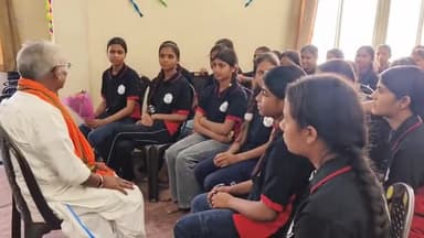 बड़गांव: ढीकली स्थित स्कूल में आदिवासी बालिकाओं के लिए नीट की निःशुल्क कोचिंग शुरू, TAD मंत्री ने किया शुभारंभ