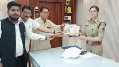 गोपालगंज: कलेक्ट्रेट परिसर में प्रभारी एसपी से सामाजिक कार्यकर्ताओं ने की मुलाकात, समस्याओं से कराया अवगत