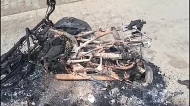 रामगंजमण्डी: शादी समारोह में अन्तरालिया आए पति-पत्नी के बीच हुआ विवाद, पति ने शराब के नशे में अपनी बाइक को आग के हवाले किया