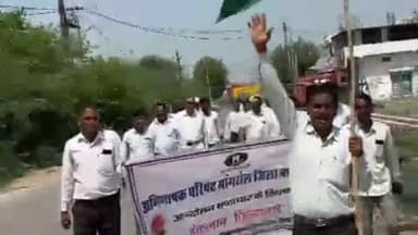 मांगरौल: अभिभाषक परिषद मांगरोल ने न्यायालय परिसर मांगरोल से उपखंड मुख्यालय तक तिरंगा लेकर किया पैदल मार्च