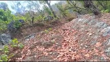 चम्पावत: आंधी तूफान आने से खटोली क्षेत्र में विद्युत लाइन हुई क्षतिग्रस्त, ऊर्जा निगम की ओर से आपूर्ति हुई सुचारू #Jansamasya