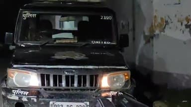 हसनपुर: हसनपुर तीसरी मिल के पास बाइक सवार दंपति से बदमाशों ने मिर्ची पाउडर डालकर लूटे आभूषण, एक बदमाश पकड़ा, दो फरार