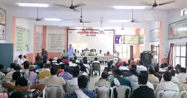 बाबई: माखन नगर में विधायक ने नर्मदापुरम की तिरंगा यात्रा को लेकर जनपद कार्यालय में बैठक की