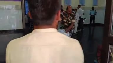 बिहार: बिहार शरीफ के नालंदा कॉलेज में बीए की इंटरनल परीक्षा के दौरान एक छात्रा बेहोश हुई, इलाज के लिए मॉडल अस्पताल ले जाया गया