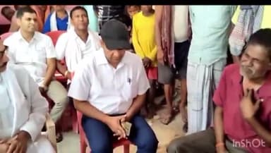 कौआकोल: प्रखंड के पांडेयगंगौट गांव पहुंचे JDU के पूर्व विधायक कौशल यादव ने शहीद के परिवार से की मुलाकात