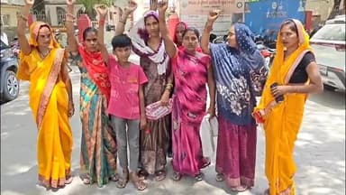 मिर्ज़ापुर: तपती गर्मी में पानी की किल्लत को लेकर सुरुरवा गांव के ग्रामीणों ने कलेक्ट्रेट में डीएम को सौपा ज्ञापन #Jan samasya