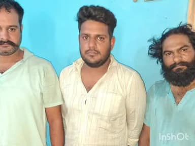 बौंसी: भलजोर चेक पोस्ट से 149 कार्टन विदेशी शराब के साथ तीन शराब तस्कर गिरफ्तार