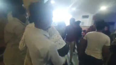 रामपुर: निपानिया गांव के पास दो बाइकों की टक्कर में 4 लोग हुए घायल, जिला अस्पताल में भर्ती