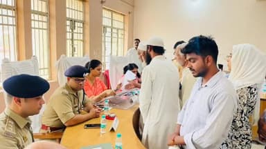 धनौरा: मंडी धनौरा के पूर्ति विभाग के कर्मचारियों ने राशन कार्ड के लिए मांगे मिठाई के पैसे, फरियादी ने डीएम को सुनाई ऑडियो