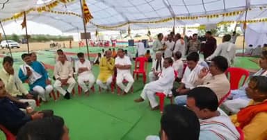 बाबई: माखन नगर के ग्राम भटवाडी में गीता ज्ञान यज्ञ का समापन, भंडारे में शामिल हुए विधायक