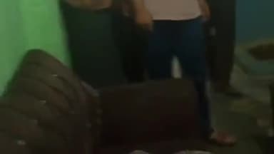 अमरोहा: अमरोहा के मोहल्ला बिजली घर नई बस्ती में पत्नी ने मायके वालों से पति को पिटवाया, लाइव वीडियो हुआ वायरल