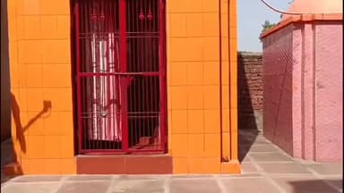 धनौरा: गजरौला के मोहल्ला बुध बाजार में स्थित चामुंडा मंदिर की मान्यता है, दूर-दूर से आते हैं लोग