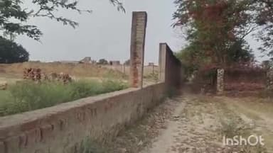 फिरोज़ाबाद: योगी जी, आपके अधिकारी नहीं कर रहे सुनवाई, शनिदेव मंदिर के पास चकरोड से दीवार हटाई नहीं, लेखपाल ने कहा अतिक्रमण मुक्त