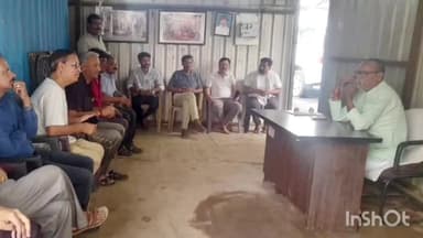 गुलाबगंज: क्षेत्र के एक दर्जन से अधिक नागरिकों ने विभिन्न समस्याओं के समाधान के लिए विधायक को दिए आवेदन