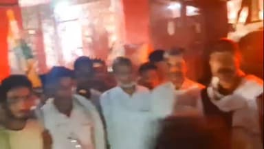 बेतिया: बेतिया में कांग्रेस नेताओं और कार्यकर्ताओं ने किशनगंज से सांसद डॉक्टर जावेद का किया स्वागत