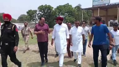 ਅੰਮ੍ਰਿਤਸਰ 2: ਰਣਜੀਤ ਐਨੀ ਇਲਾਕੇ ਦੇ ਵਿੱਚ ਪਹੁੰਚੇ ਕੈਬਿਨਟ ਮੰਤਰੀ ਕੁਲਦੀਪ ਸਿੰਘ ਧਾਲੀਵਾਲ ਬੱਚਿਆਂ ਦੇ ਨਾਲ ਕੀਤੀ ਮੁਲਾਕਾਤ