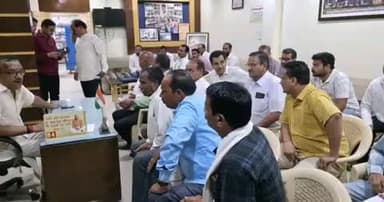 बाबई: माखन नगर विधायक ने अपने कार्यालय में सुनी लोगों की समस्याएँ, निराकरण हेतु संबंधितों को दिए आवश्यक निर्देश