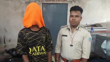 ओरमांझी: पिथोरिया थाना क्षेत्र से आर्म्स एक्ट में फरार आरोपी को किया गया गिरफ्तार