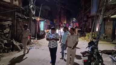 नाथनगर: पासीटोला में अवैध शराब के खिलाफ छापेमारी करने गई पुलिस टीम पर महिलाओं ने की पत्थरबाजी, तीन पुलिसकर्मी घायल