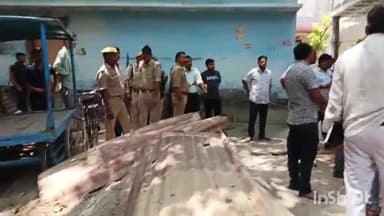 जलालाबाद: मोहल्ला रामनगर में गली में मकान निर्माण को लेकर हुए विवाद के बाद प्रशासन की टीम ने किया निरीक्षण