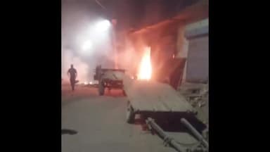 बड़ौत: छपरौली में गत्ता गोदाम में तेज धमाके के साथ लगी भीषण आग, अवैध पटाखों के भंडारण की आशंका, वीडियो हुआ वायरल