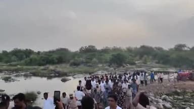 ఆత్మకూరు ఎం: మండల శివారులోని వ్యవసాయ బావిలో దూకి వివాహిత ఆత్మహత్య చేసుకుని మృతి