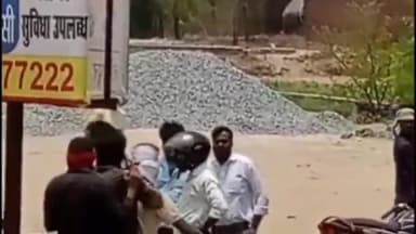 मिर्ज़ापुर: कछवा थाना क्षेत्र के बाड़ापुर में 2 पक्षों के मारपीट का वीडियो वायरल होने पर 5 लोग हुए गिरफ्तार, CO सदर ने दिया बयान