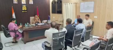 मुरादाबाद: पुलिस अधीक्षक नगर कुमार रणविजय सिंह ने अपने कार्यालय में की जनसुनवाई, फरियादियों की समस्याओं का हुआ निस्तारण