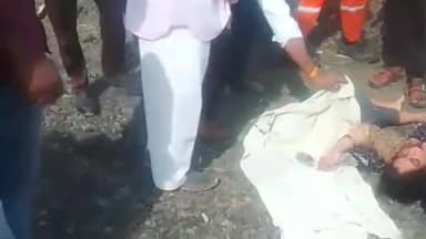 बीना: ग्राम किर्रोद में दर्दनाक हादसा, डंपर और कार की टक्कर में पिता-पुत्री की मौत, महिला समेत तीन घायल