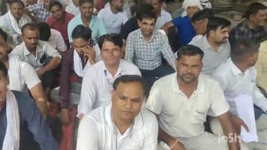 फिरोज़ाबाद: निजीकरण के खिलाफ बगावत, एसएन फीडर मथुरा नगर पर संविदा कर्मियों का 72 घंटे का कार्य बहिष्कार शुरू