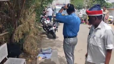 इटावा: सिटी मजिस्ट्रेट ने एआरटीओ कार्यालय पर दलालों की सक्रियता की सूचना पर मारा छापा, 5 संदिग्धों को पकड़कर कई बस्ते किए जब्त